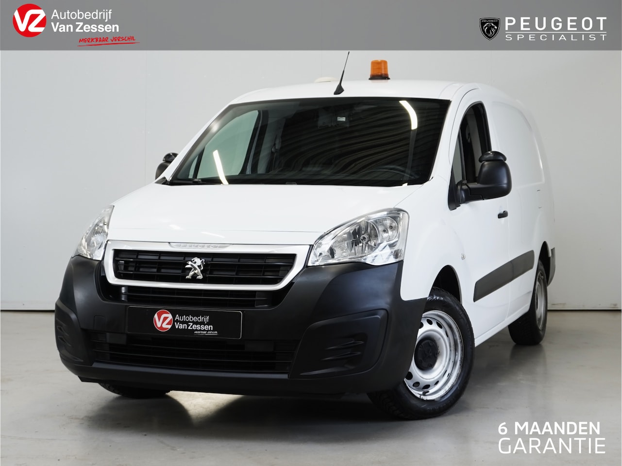 Peugeot Partner - 122 1.6 BlueHDi 100 L2 XT S&S | Betimmering | Trekhaak | Carplay | Camera | Rijklaarprijs - AutoWereld.nl