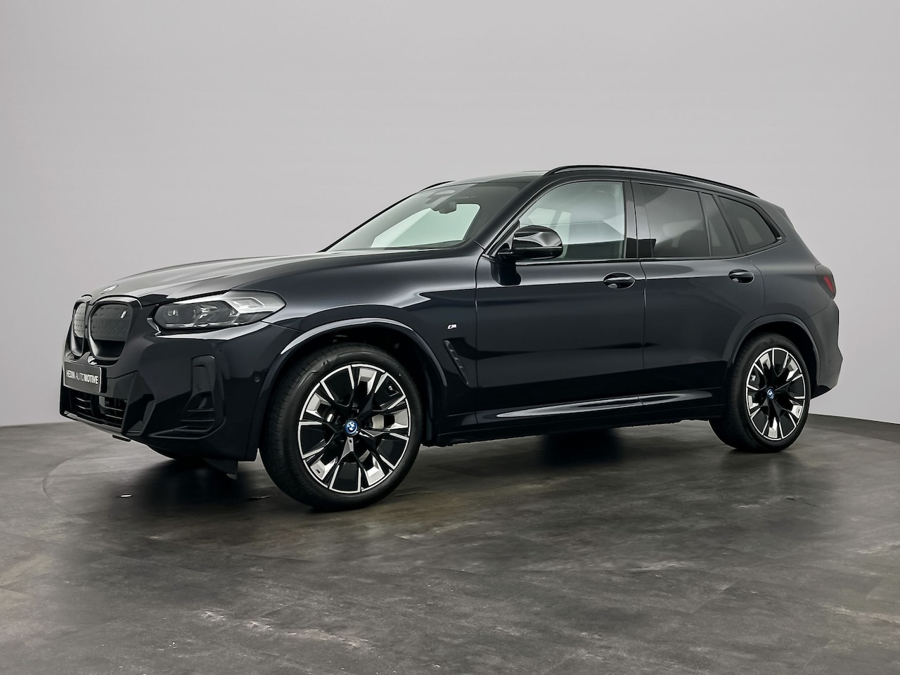 BMW iX3 - High Executive Edition 80 kWh Panoramadak | Trekhaak | Harman Kardon | Driving assistant P - AutoWereld.nl