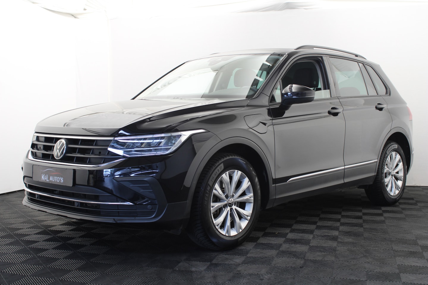 Volkswagen Tiguan - 1.4 TSI eHybrid Business+ - AutoWereld.nl