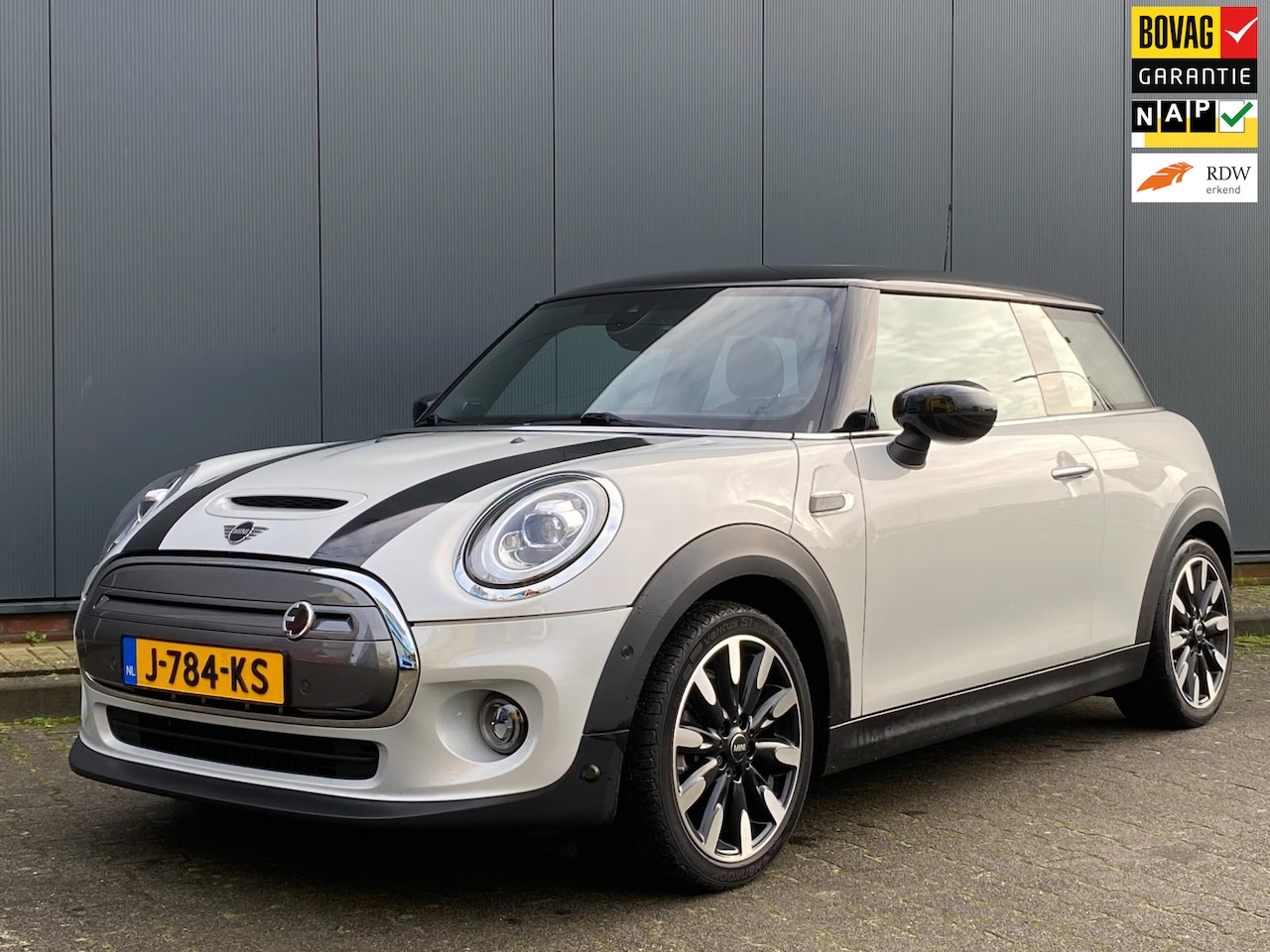 MINI Mini-Electric - Yours 33 kWh Full LED | Leder | |Panoramadak | Harman Kardon | Head Up Display | NAP | Gar - AutoWereld.nl