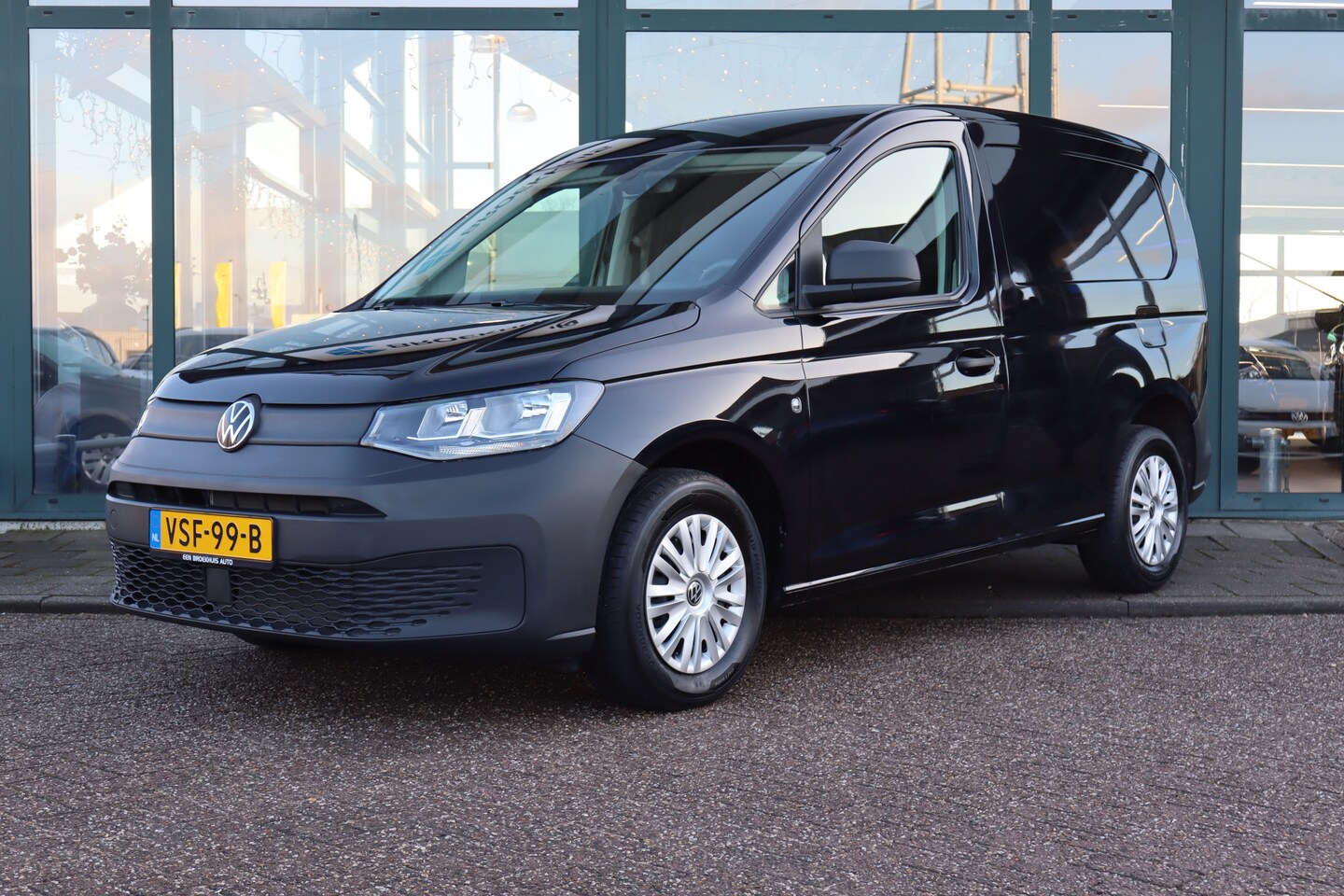 Volkswagen Caddy - 2.0 TDI Comfort | Android Auto/Apple Carplay | Parkeersensoren | Trekhaak | - AutoWereld.nl