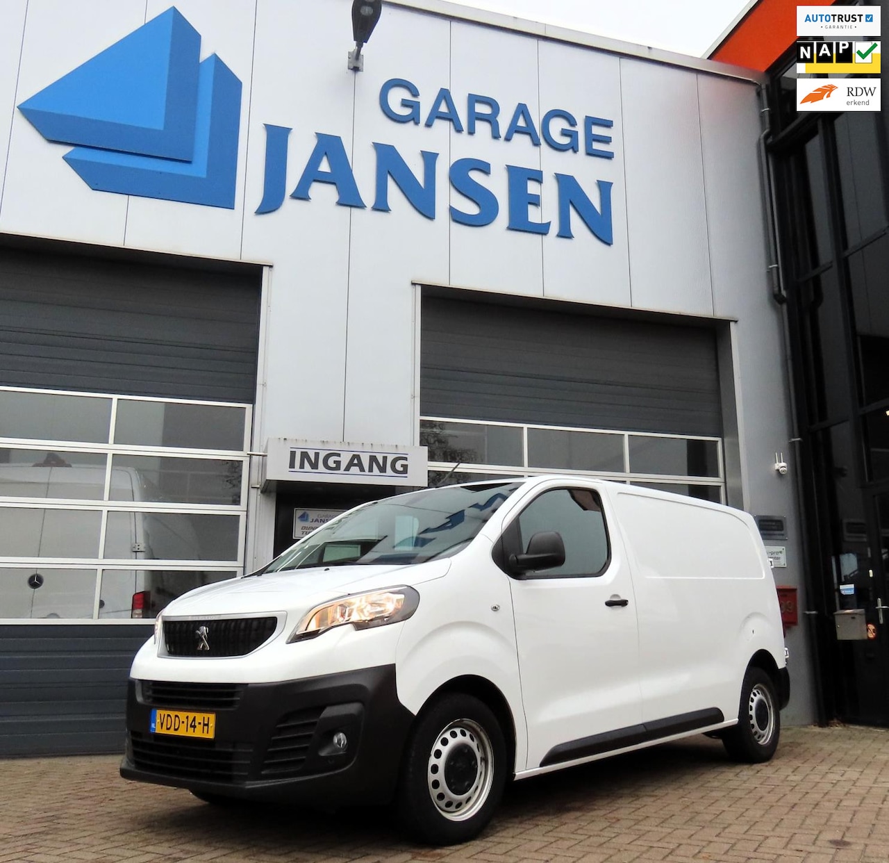 Peugeot Expert - 2.0 BlueHDI 120 Standard Premium 3-Pers Carplay Navi - AutoWereld.nl