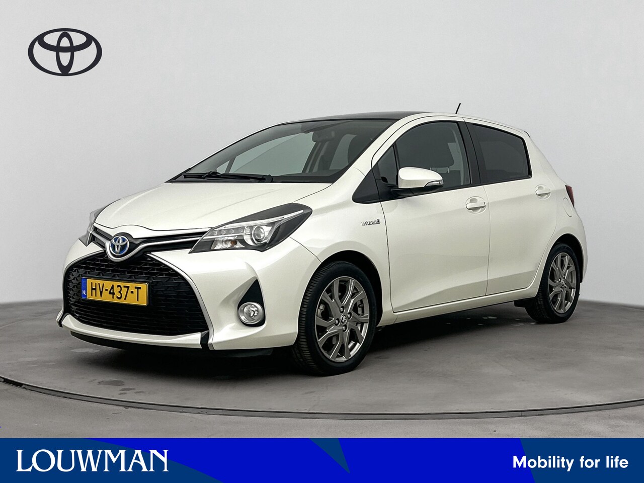 Toyota Yaris - 1.5 Hybrid Dynamic | Navigatie | Panoramadak | Climate Control | Cruise Control | - AutoWereld.nl