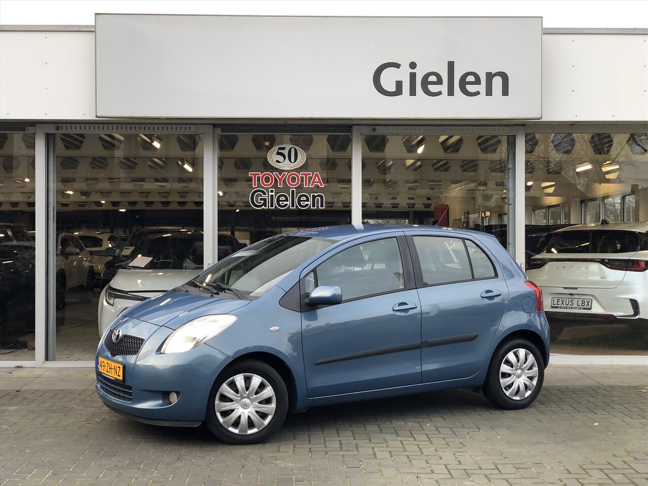 Toyota Yaris - 1.3 VVTI 5-DRS Sol | Airconditioning, Centrale deurvergrendeling, Elektrische ramen, Radio - AutoWereld.nl