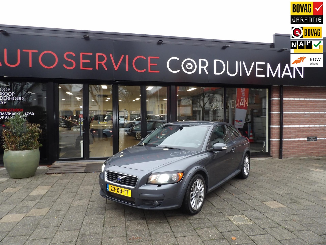 Volvo C30 - 2.0 Summum VOLLEDIG ONDERHOUDEN NETTE VOLVO C30 - AutoWereld.nl