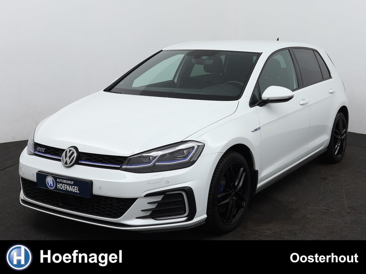 Volkswagen Golf - 1.4 GTE PHEV Automaat | Adaptive Cruise Control | Stoelverwarming | Parkeersensoren | Clim - AutoWereld.nl