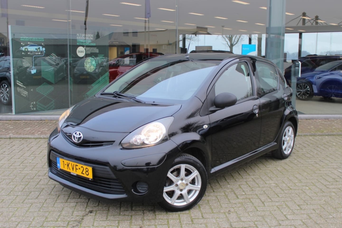 Toyota Aygo - 1.0 VVT-i Now | All-Season | Airco | Lichtmetaal | - AutoWereld.nl