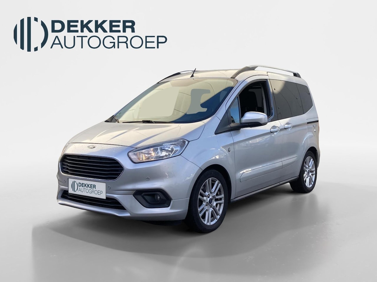 Ford Tourneo Courier - 1.0 Ecoboost 100pk Titanium-winterpack - AutoWereld.nl