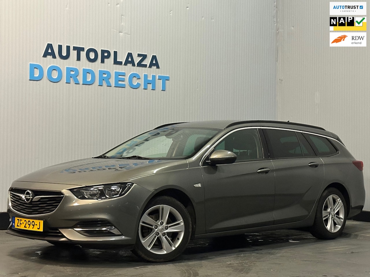 Opel Insignia Sports Tourer - 1.5 Turbo Edition CAMERA /TREKHAAK - AutoWereld.nl