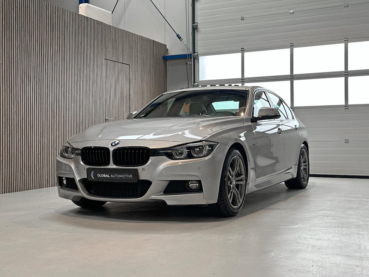 BMW 3-serie - 318i Edition M Sport Shadow Executive - SCHUIFDAK - LEER - AutoWereld.nl