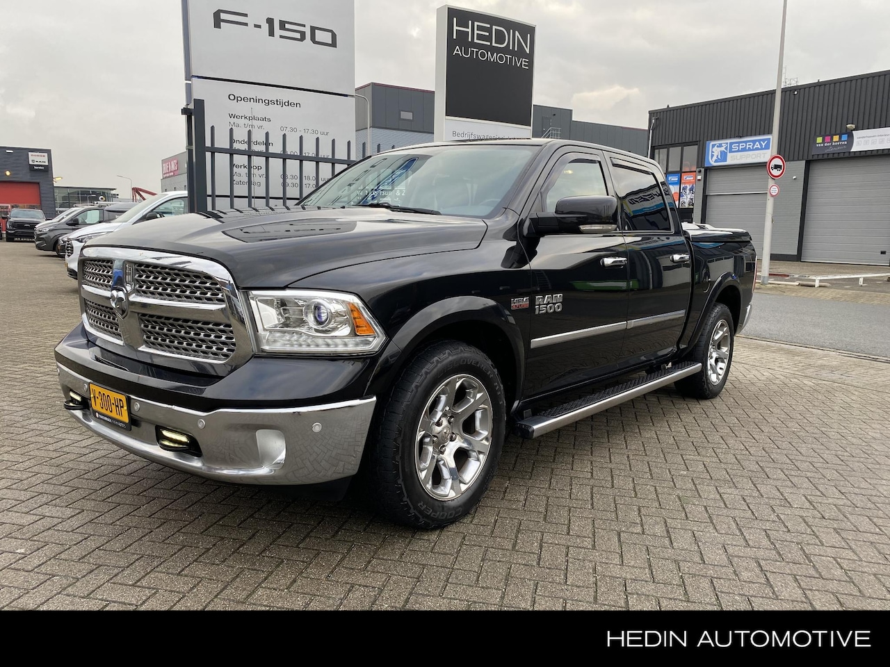 Dodge Ram 1500 - 5.7 V8 4x4 Quad Cab 6'4 Laramie 5.7 V8 4x4 Quad Cab 6'4 Laramie LPG - AutoWereld.nl