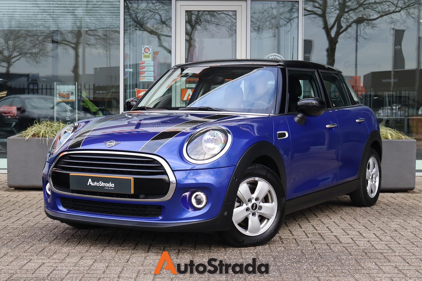 MINI Cooper - Mini 5-Deurs (f55) 1.5 136pk | Navi | Cruise | Keyless Go | Bluetooth | Airco - AutoWereld.nl