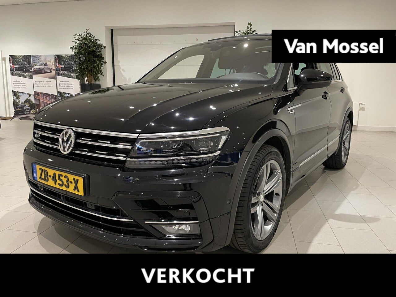 Volkswagen Tiguan - 1.5 TSI ACT Highline Business R 150 PK DSG | Automaat | Panoramadak | Zwenkbare Trekhaak | - AutoWereld.nl