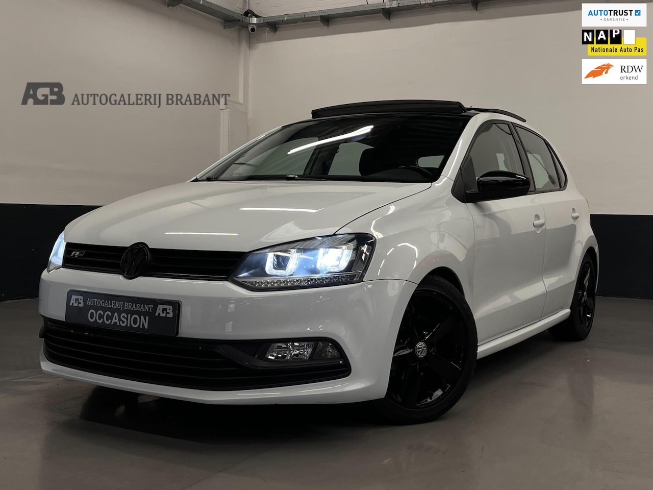 Volkswagen Polo - 1.2 TSI Highline Automaat/Panoramadak/110pk/Carplay - AutoWereld.nl