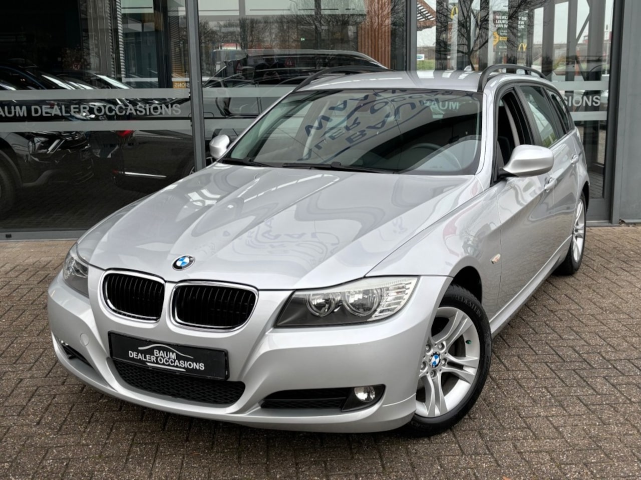 BMW 3-serie Touring - 318I TOURING 143PK BUSINESS LINE AIRCO NAVI LMV PDC - AutoWereld.nl