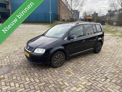 Volkswagen Touran - 2.0 TDI Trendline /automaat/grijskenteken/