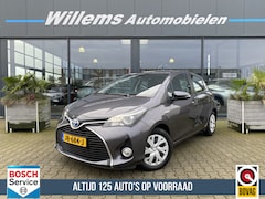 Toyota Yaris - 1.5 Hybrid Trend Navigatie, Cruise Control & Climate Control