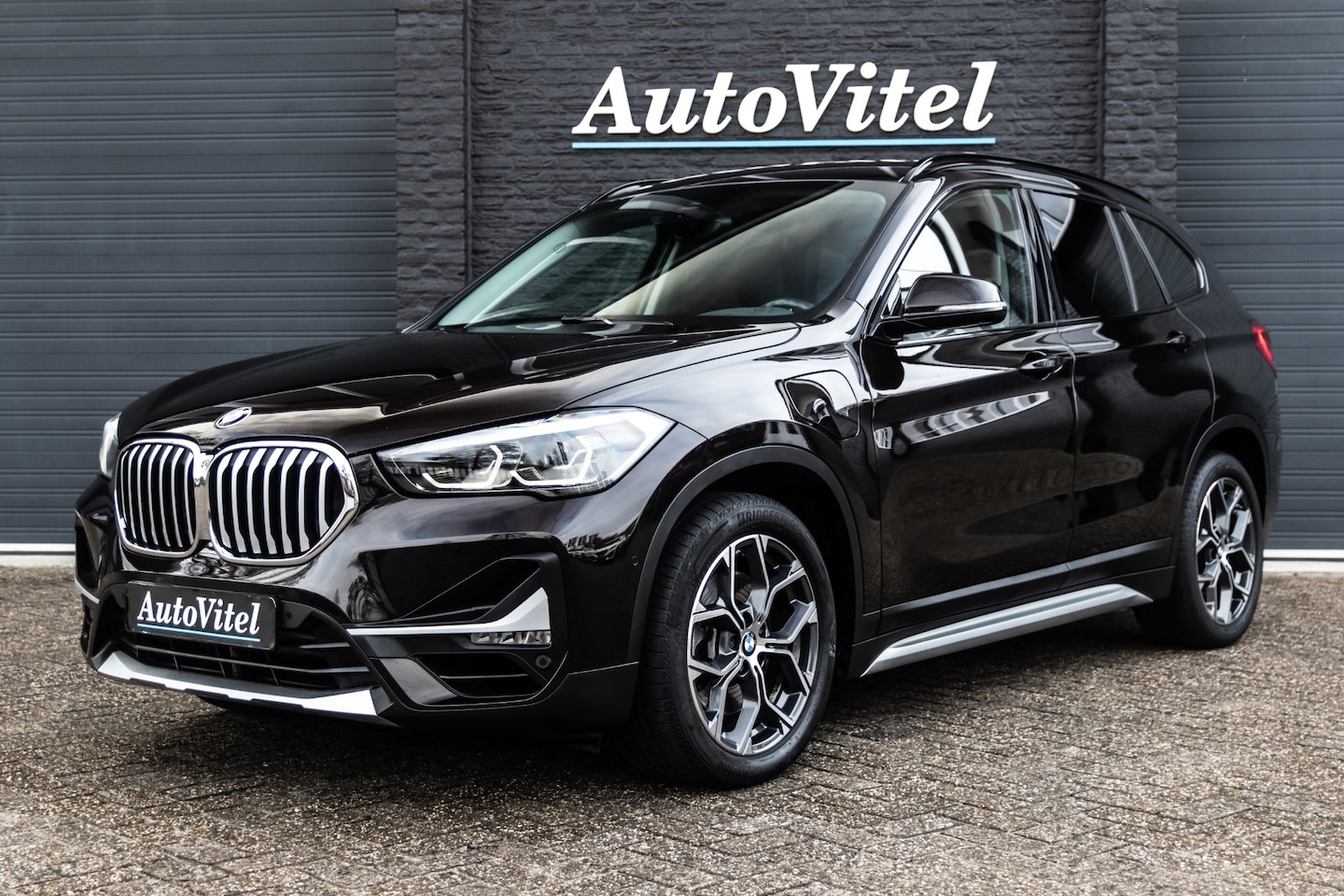 BMW X1 - xDrive25e Steptronic X-Line | Leder | Trekhaak | Comfort Access | Stoelverwarming | DAB - AutoWereld.nl