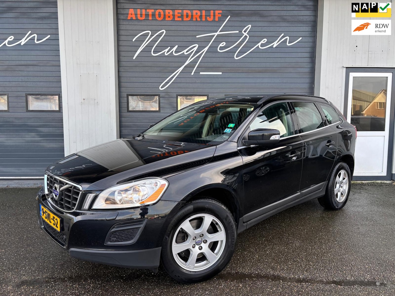 Volvo XC60 - 2.0 5 Cilinder D3 Momentum Clima Navi Trekhaak - AutoWereld.nl