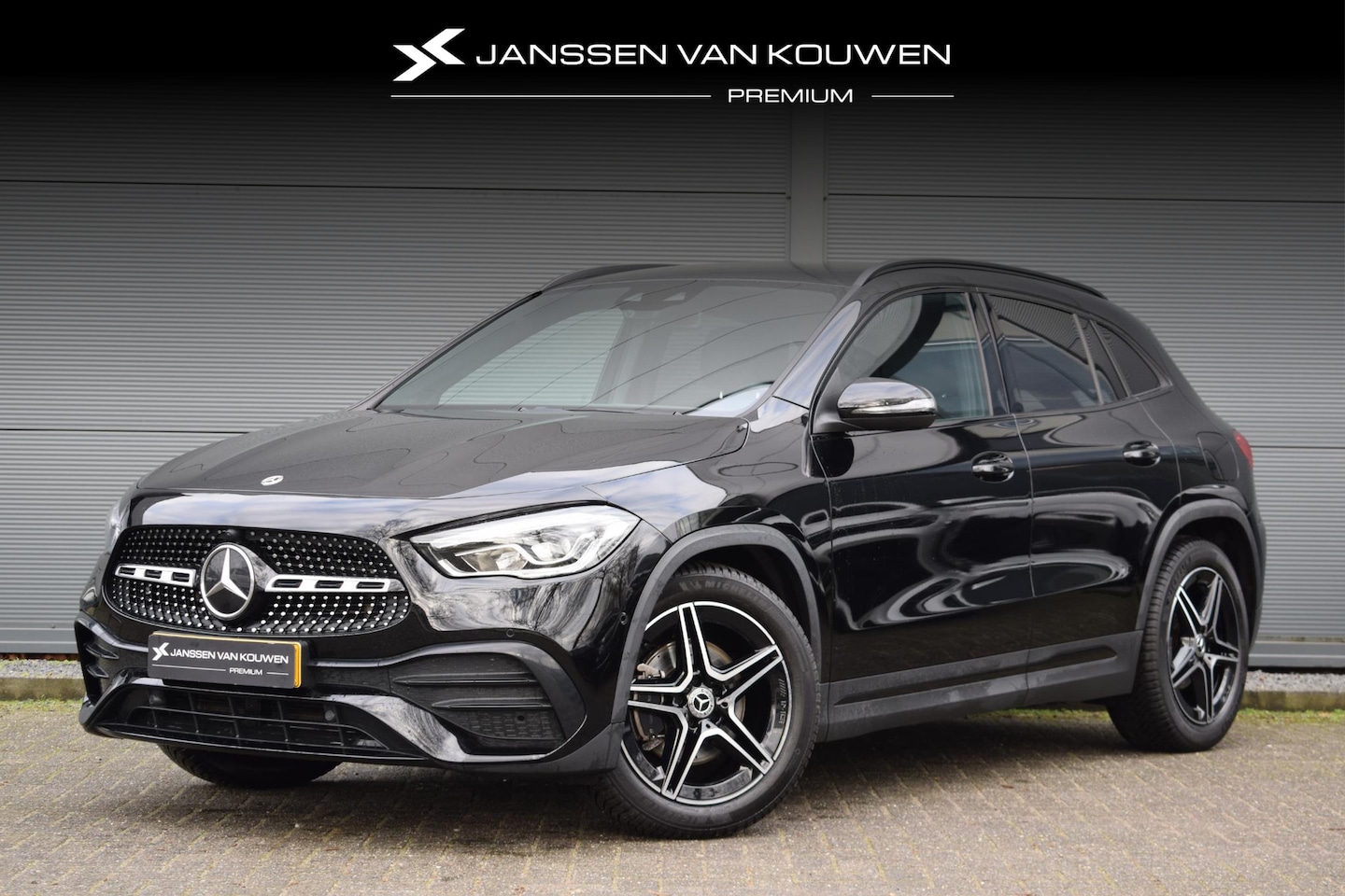 Mercedes-Benz GLA-Klasse - 180 Business Solution AMG / Widescreen / Navigatie / Stoelverwarming / Camera - AutoWereld.nl