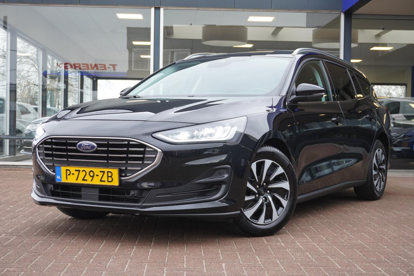 Ford Focus - 1.0 EcoBoost Connected | Airco | Navigatie | 2022 | Elek. Pakket | Vol opties | Inruil mog - AutoWereld.nl