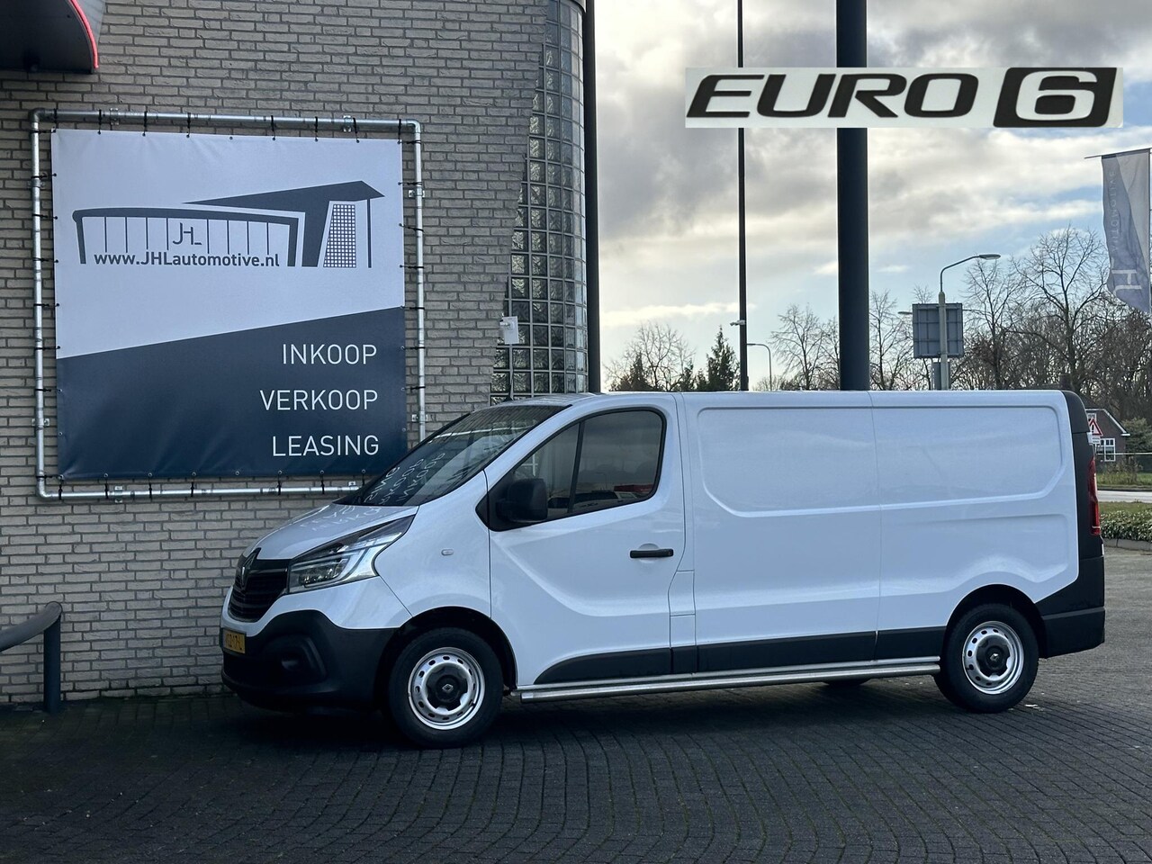 Renault Trafic - 2.0 dCi 120 T29 L2H1 Comfort*A/C*NAVI*CRUISE*3P* - AutoWereld.nl