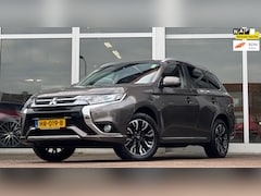 Mitsubishi Outlander - 2.0 PHEV Executive Edition Trekhaak 2e Eigenaar Mooi