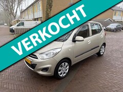 Hyundai i10 - AUTOMAAT / 52.000 NAP / Airco / Parkeersensoren achter