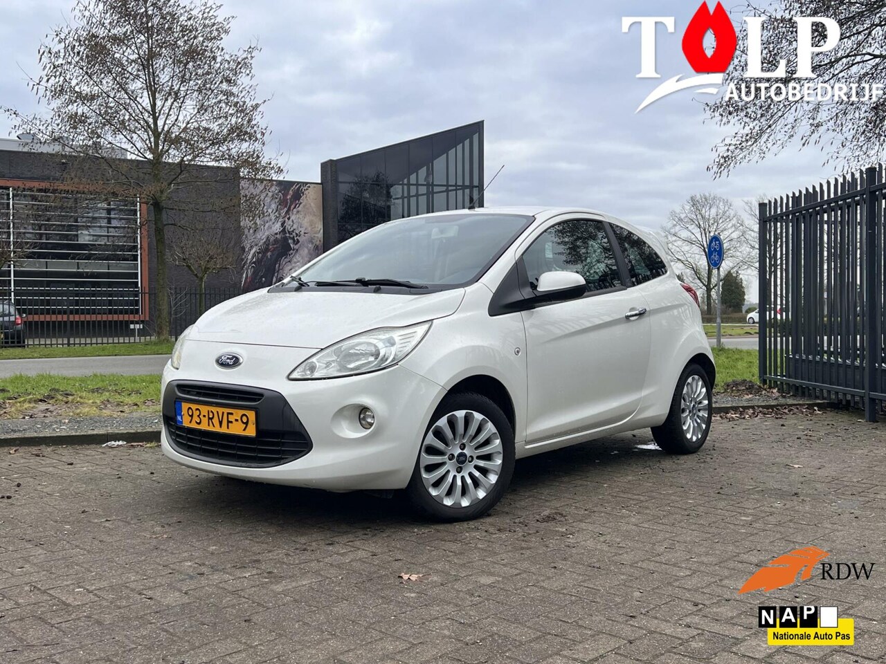 Ford Ka - 1.2 Titanium X Airco Bluetooth Spoiler LMV NAP - AutoWereld.nl