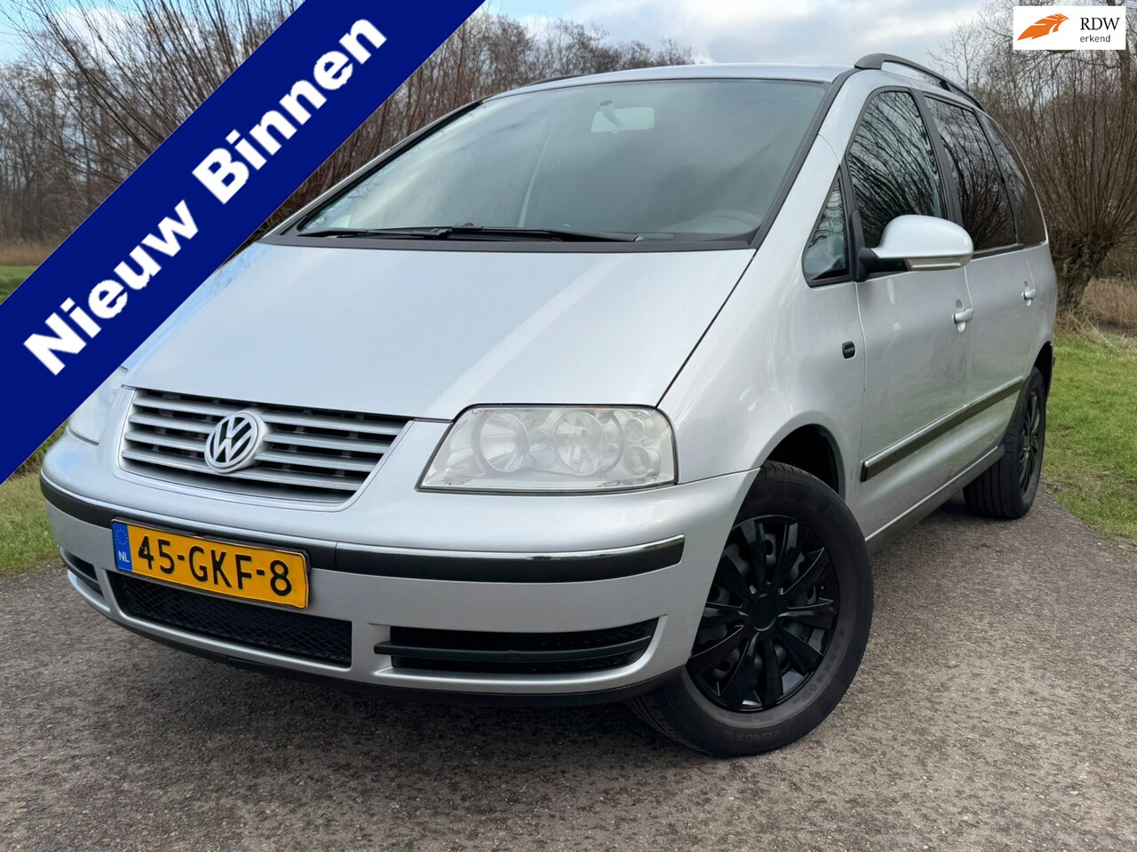 Volkswagen Sharan - 2.0 Comfortline / 7-persoons / Carplay / Trekhaak / - AutoWereld.nl