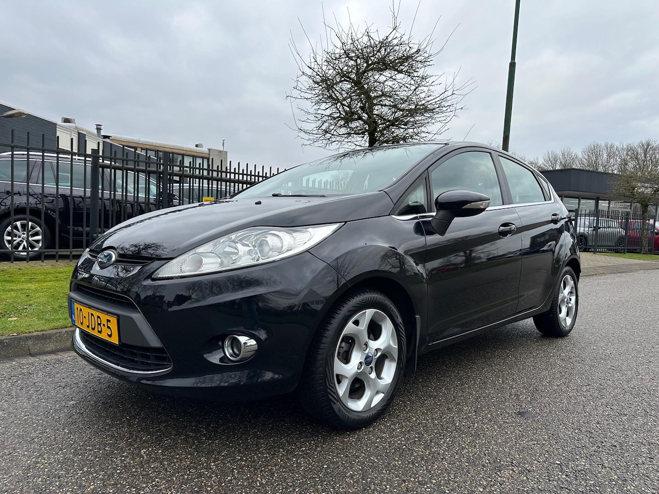 Ford Fiesta - 1.4 96pk 5Deurs Climatronic Trekhaak AKP tot 27-01-2026 - AutoWereld.nl