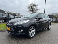 Ford Fiesta - 1.4 96pk 5Deurs Titanium Trekhaak Climatronic APK tot 27-01-2026