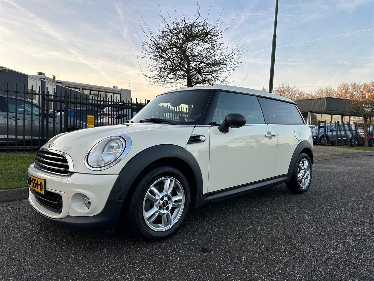 MINI Clubman - 1.6 98pk One Clubman ZEER MOOI AIRCO LM-Velgen - AutoWereld.nl