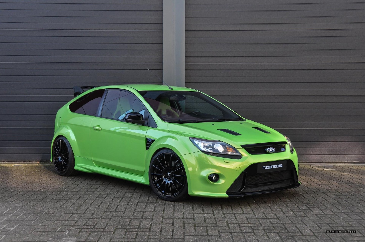 Ford Focus - 2.5 RS | Recaro | Camera | ST onderstel | Miltek uitlaat | Ultimate green - AutoWereld.nl