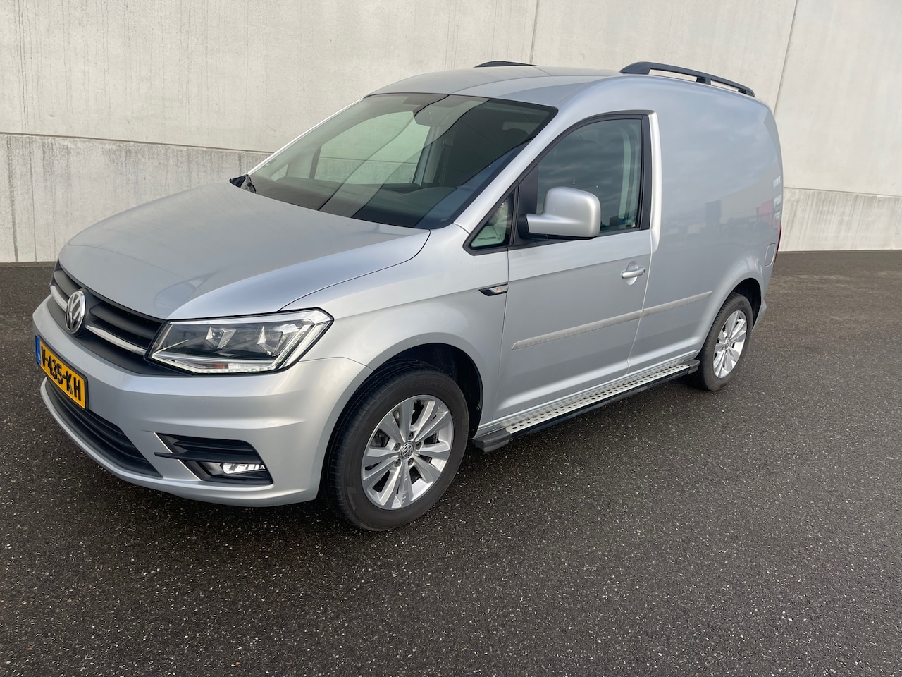 Volkswagen Caddy - 2.0 TDI L1H1 BMT Highline Airco Navi - AutoWereld.nl