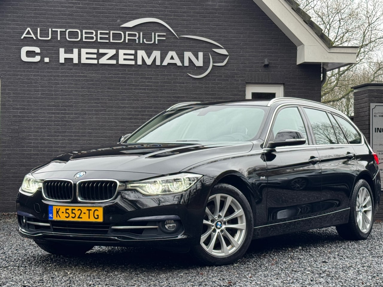 BMW 3-serie Touring - 320i Edition Luxury High Executive LED Xenon Harman Kardon Sport interieur - AutoWereld.nl