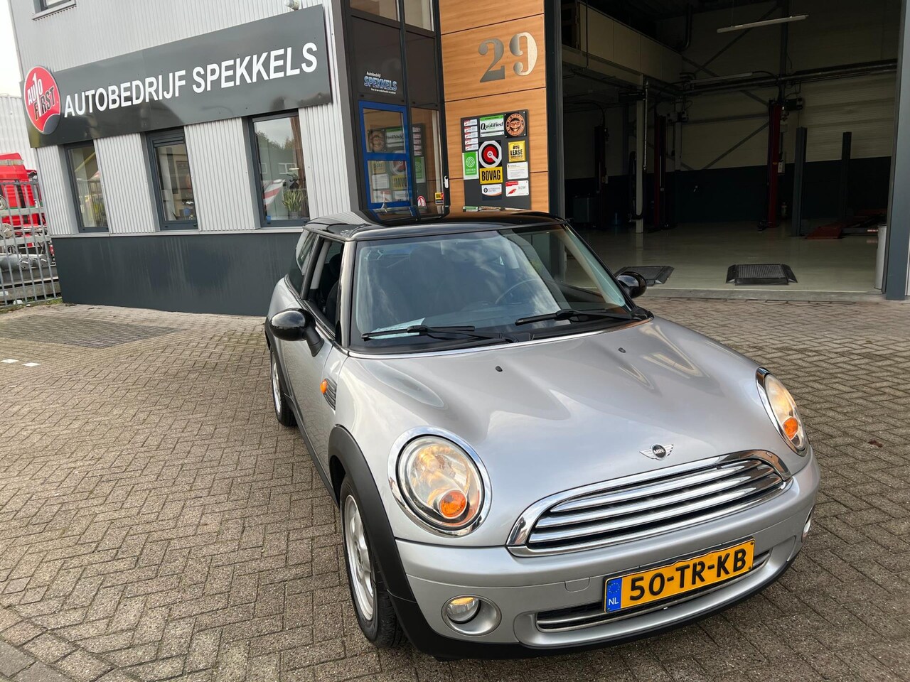 MINI Cooper - Mini 1.6 Pepper garantie zeer goed onderhouden alles vervangen wat vaak voor komt compleet - AutoWereld.nl