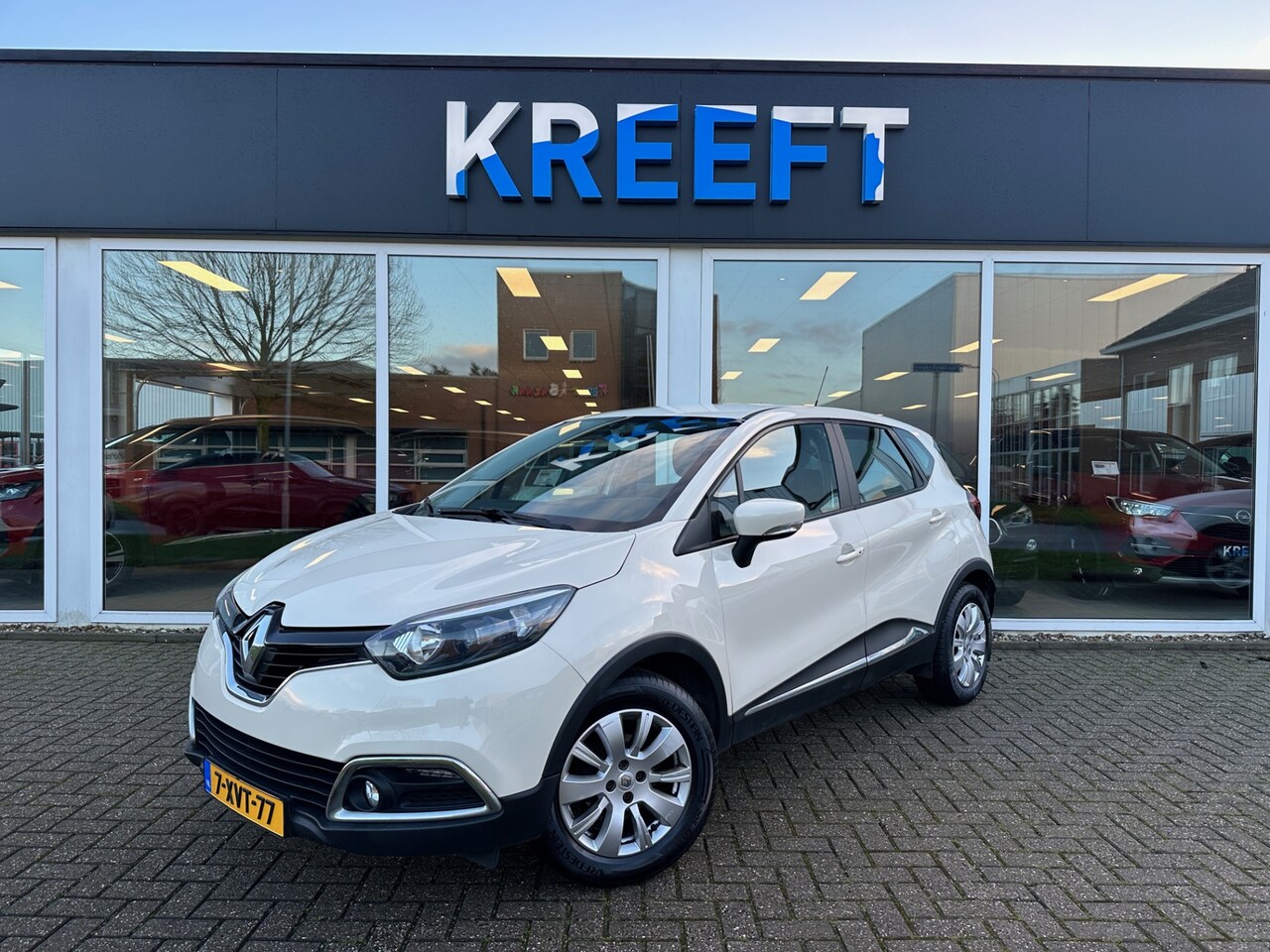 Renault Captur - 0.9 TCe Expression Airco | Trekhaak - AutoWereld.nl