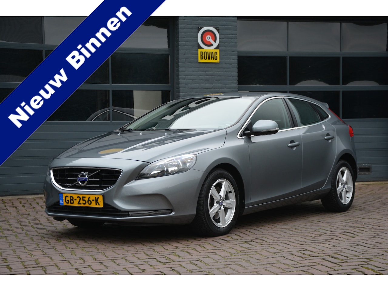 Volvo V40 - 1.6 T4 Momentum Automaat 40.225 km! - AutoWereld.nl