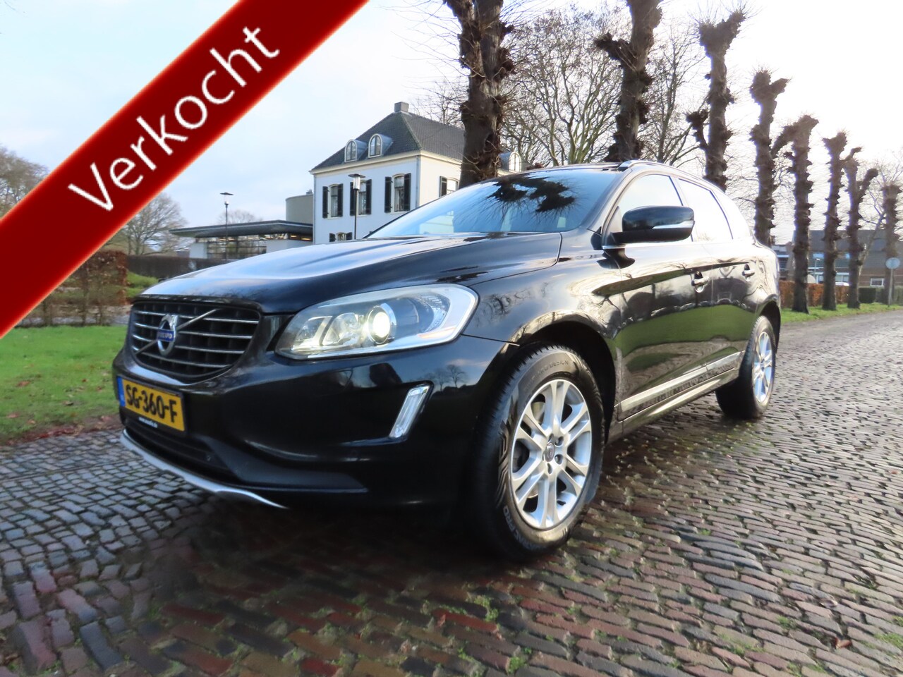 Volvo XC60 - 2.4 D5 Summum Ecc Cruisecontrol Leer Navigatie Sportinterieur Xenon Pdc Lm Velgen Trekhaak - AutoWereld.nl