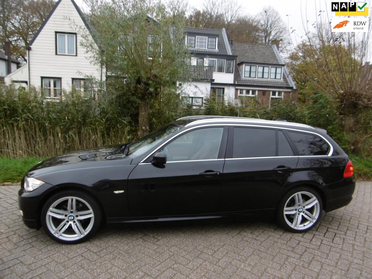 BMW 3-serie Touring - 318i Luxury Line Clima Leder Navi Xenon Historie - AutoWereld.nl