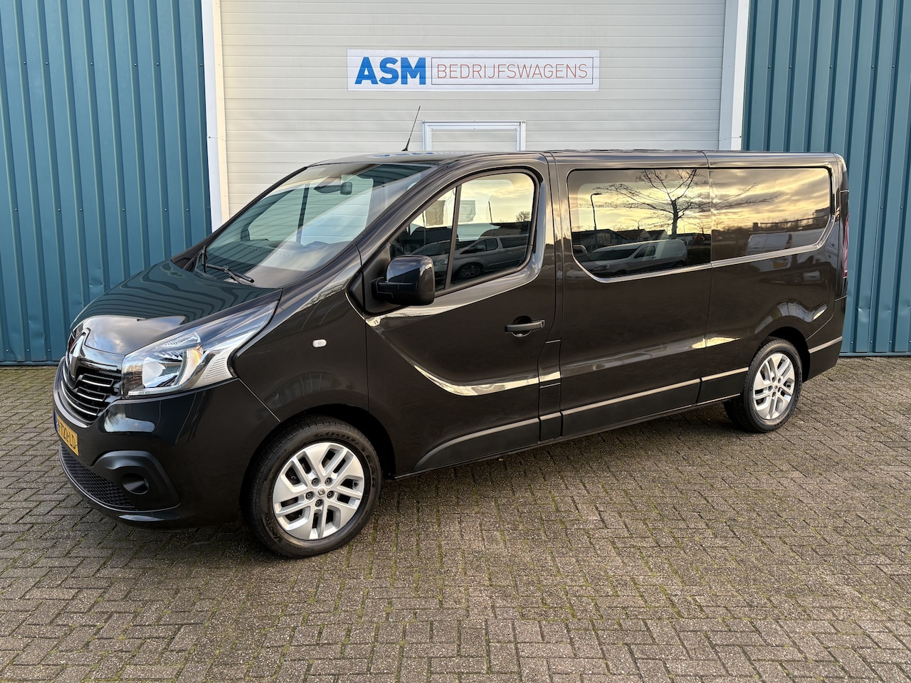 Renault Trafic - 1.6 122Pk dCi T29 L2H1 Luxe / Cruise / Airco / Navi / Trekhaak - AutoWereld.nl