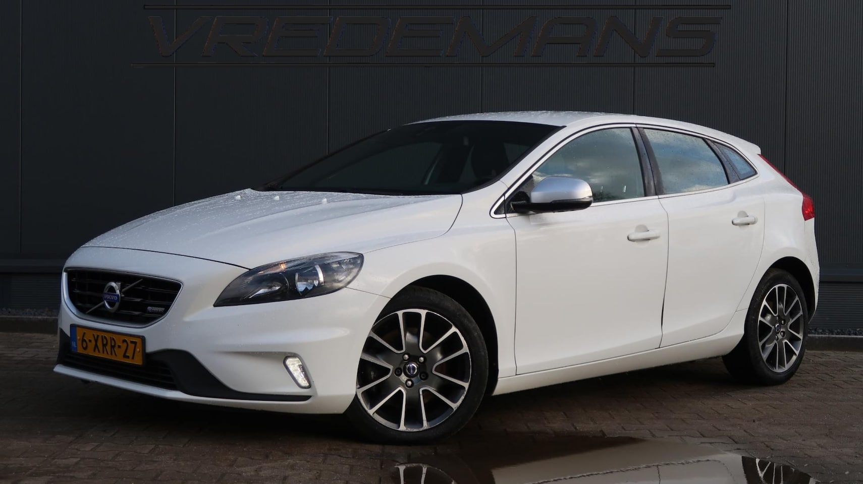 Volvo V40 - 2.0 D4 Ocean Race Business 2.0 D4 Ocean Race Business - AutoWereld.nl