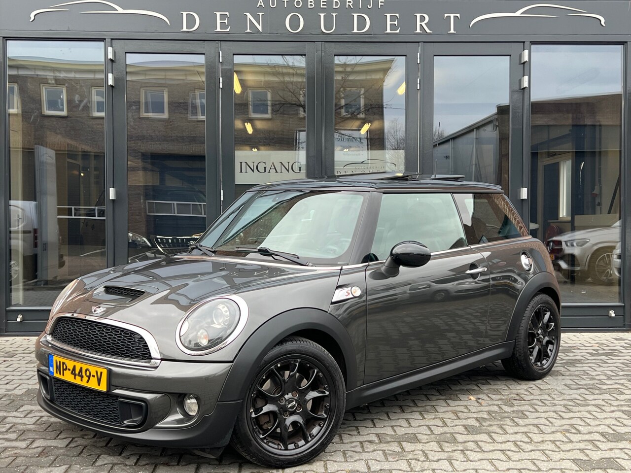 MINI Cooper S - Mini 1.6 CHILI PANORAMA / NAVI / BI-XENON - AutoWereld.nl