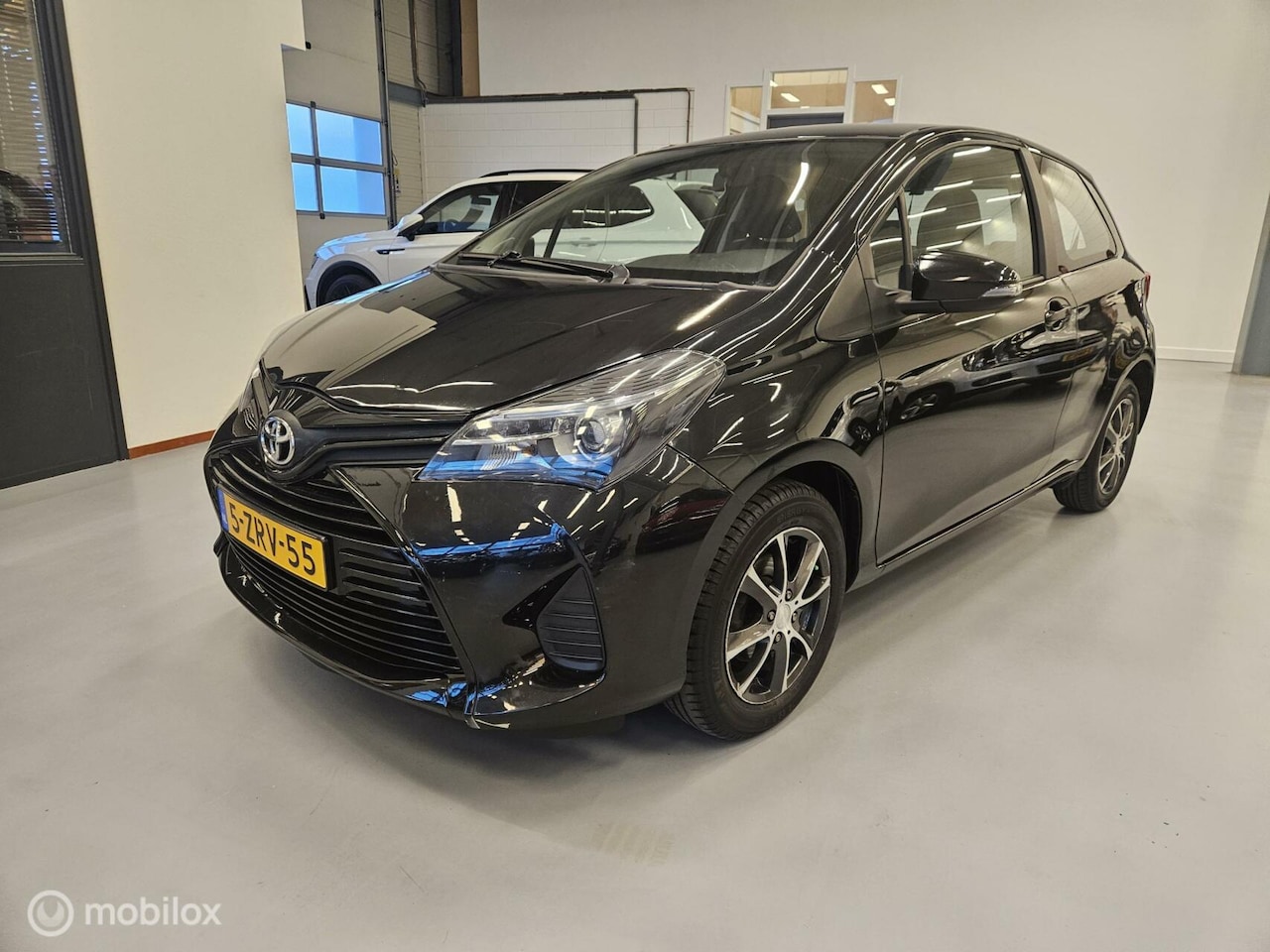 Toyota Yaris - 1.3 VVT-i Aspiration 1.3 VVT-i Aspiration - AutoWereld.nl