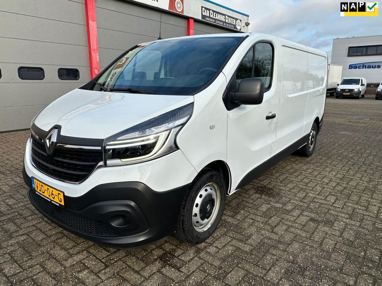 Renault Trafic - 2.0 dCi 120 PK T29 L2H1 Airco/ Cruise/ Trekhaak - AutoWereld.nl