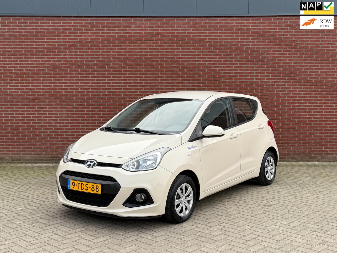 Hyundai i10 - 1.0i i-Motion Comfort 5-deurs / NAP / airco / APK - AutoWereld.nl