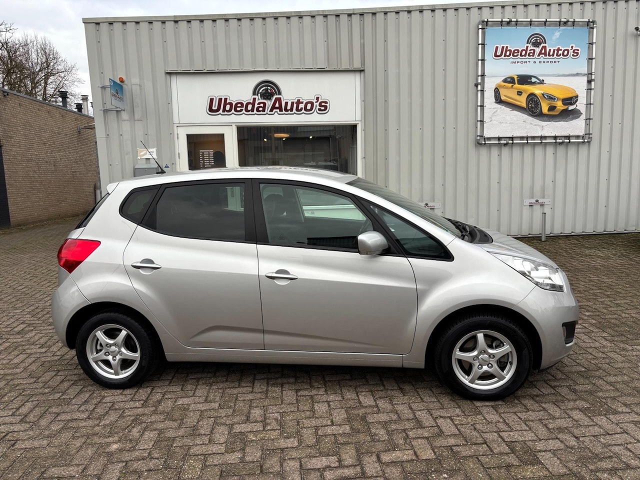 Kia Venga - 1.4 CVVT ExecutiveLine NL AUTO KM 117811 NAP 6999E - AutoWereld.nl