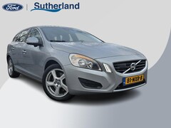 Volvo V60 - 2.0T Momentum 202pk Automaat | Full Leder | Trekhaak | Navigatie | Climate control