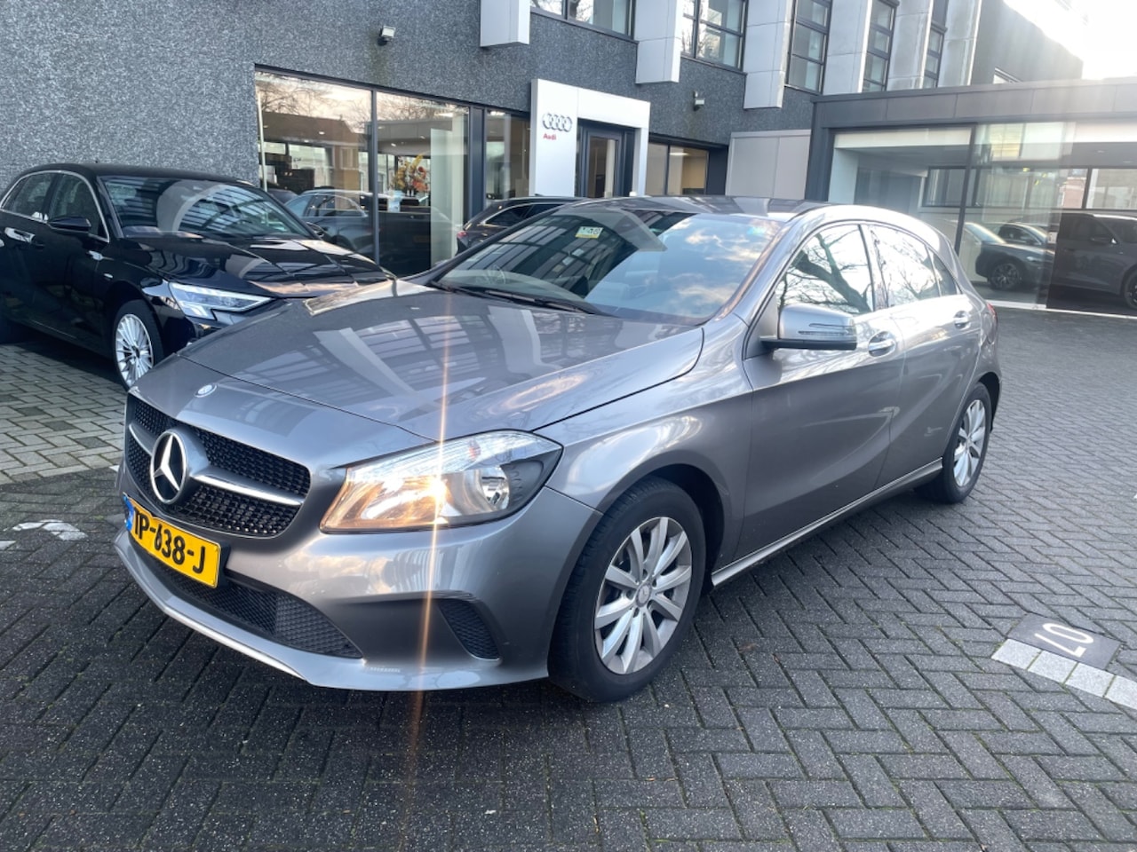 Mercedes-Benz A-klasse - 180 Mercedes-Benz A-klasse 180 122  | Navigatie | airco | airco (automatisch) - AutoWereld.nl